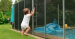 Barri&egrave;re, alarme ou couverture, quel dispositif de s&eacute;curit&eacute; choisir pour votre piscine ?